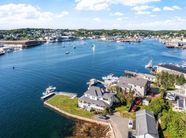 7 Sumac Lane, Gloucester, Massachusetts, 5 Bedrooms Bedrooms, 10 Rooms Rooms,3.5 BathroomsBathrooms,Residential,For Sale,Sumac Lane,73534008