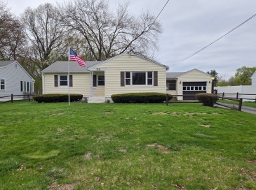 95 Herrman Street, West Springfield, Massachusetts, 3 Bedrooms Bedrooms, 5 Rooms Rooms,1 BathroomBathrooms,Residential,For Sale,Herrman Street,73539057