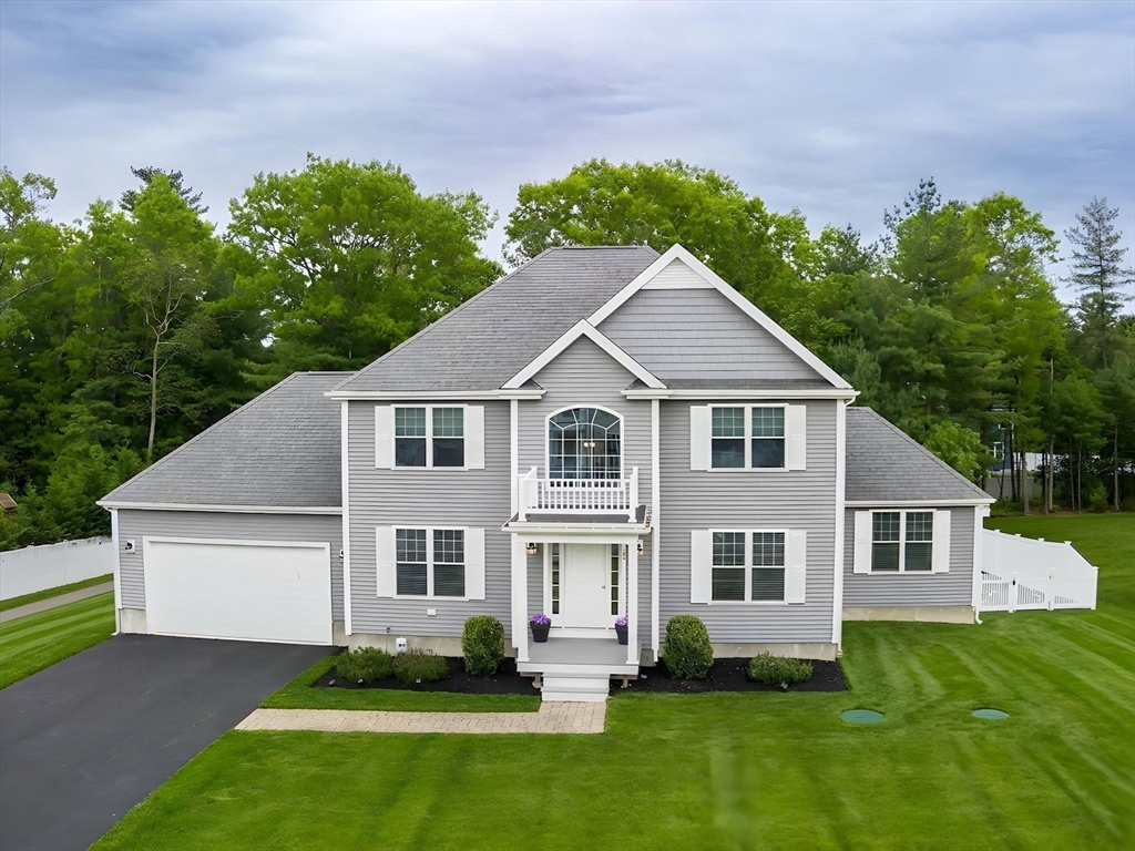 36 Waterford Circle, Dighton, Massachusetts, 3 Bedrooms Bedrooms, 8 Rooms Rooms,2.5 BathroomsBathrooms,Residential,For Sale,Waterford Circle,73524502