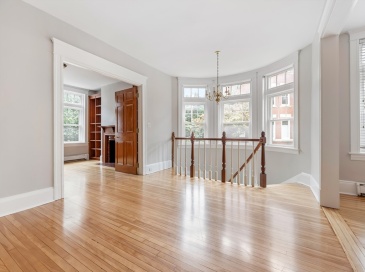 141 Longwood Ave, Brookline, Massachusetts, 5 Bedrooms Bedrooms, 9 Rooms Rooms,3.5 BathroomsBathrooms,Residential Lease,For Rent,Longwood Ave,73544051