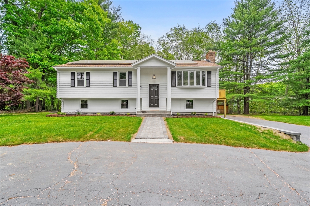214 Pike Ave, Attleboro, Massachusetts, 3 Bedrooms Bedrooms, 6 Rooms Rooms,1.5 BathroomsBathrooms,Residential,For Sale,Pike Ave,73524303
