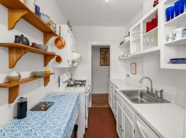 335 S Huntington Ave, Boston, Massachusetts, 2 Bedrooms Bedrooms, 5 Rooms Rooms,1 BathroomBathrooms,Residential Lease,For Rent,S Huntington Ave,73545919