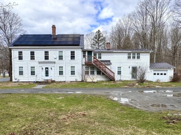 33 Bridge St, Amherst, Massachusetts, 6 Bedrooms Bedrooms, 13 Rooms Rooms,4 BathroomsBathrooms,Residential Income,For Sale,Bridge St,73498332