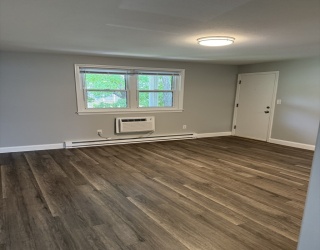 309 Elm, North Attleboro, Massachusetts, 2 Bedrooms Bedrooms, 5 Rooms Rooms,1 BathroomBathrooms,Residential Lease,For Rent,Elm,73550983