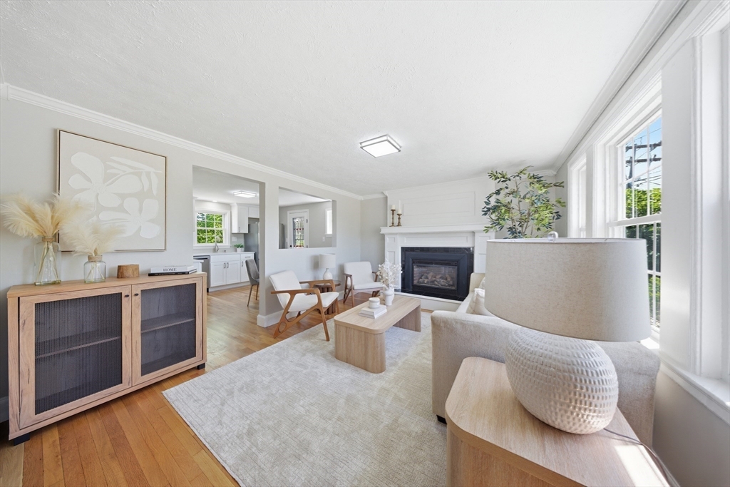130 Dean St, Norwood, Massachusetts, 3 Bedrooms Bedrooms, 7 Rooms Rooms,2 BathroomsBathrooms,Residential,For Sale,Dean St,73522591