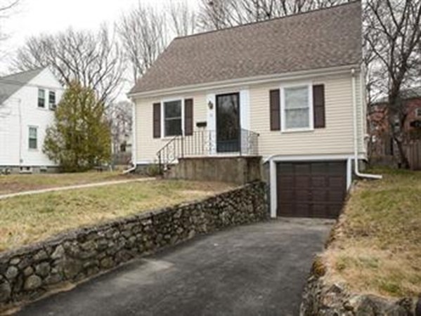 61 Dudley Street, Arlington, Massachusetts, 2 Bedrooms Bedrooms, 6 Rooms Rooms,1 BathroomBathrooms,Residential Lease,For Rent,Dudley Street,73550985