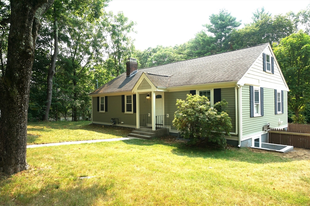 250 Main Street, Wayland, Massachusetts, 3 Bedrooms Bedrooms, 9 Rooms Rooms,2 BathroomsBathrooms,Residential Lease,For Rent,Main Street,73550991