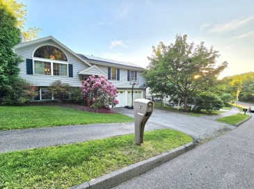37 Moreland Green Dr, Worcester, Massachusetts, 3 Bedrooms Bedrooms, 7 Rooms Rooms,3 BathroomsBathrooms,Residential,For Sale,Moreland Green Dr,73534998