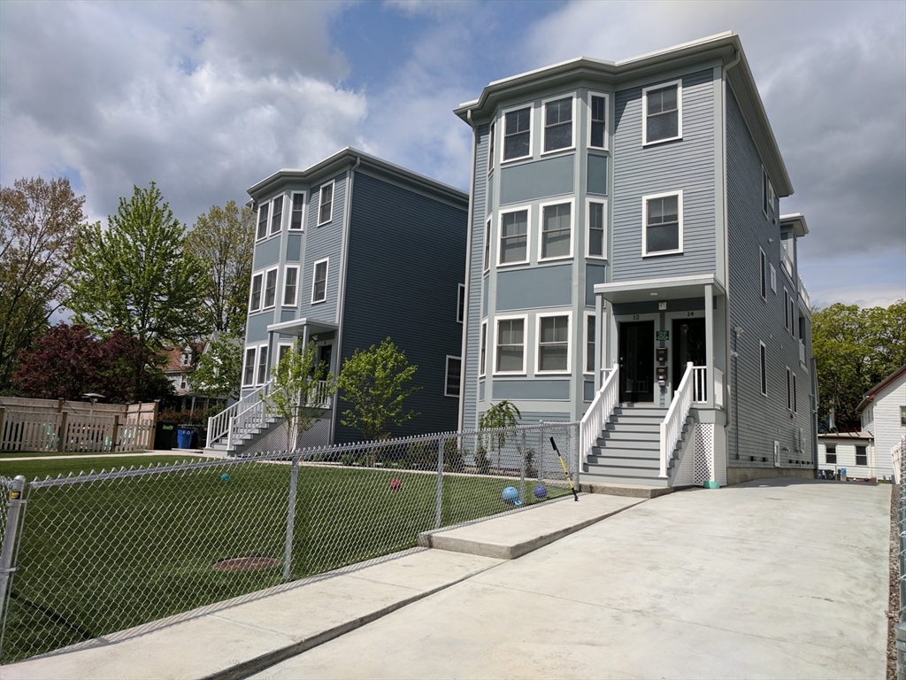 6 Fern Street, Boston, Massachusetts, 5 Bedrooms Bedrooms, 7 Rooms Rooms,2.5 BathroomsBathrooms,Residential Lease,For Rent,Fern Street,73550995