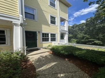 702 Gazebo Circle, Reading, Massachusetts, 2 Bedrooms Bedrooms, 5 Rooms Rooms,2 BathroomsBathrooms,Residential Lease,For Rent,Gazebo Circle,73550998