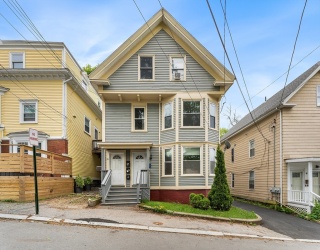 57-59 Moore St, Haverhill, Massachusetts, 9 Bedrooms Bedrooms, 15 Rooms Rooms,3 BathroomsBathrooms,Residential Income,For Sale,Moore St,73551004
