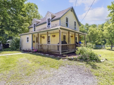 138 Charlton St, Southbridge, Massachusetts, 3 Bedrooms Bedrooms, 8 Rooms Rooms,1.5 BathroomsBathrooms,Residential,For Sale,Charlton St,73531789