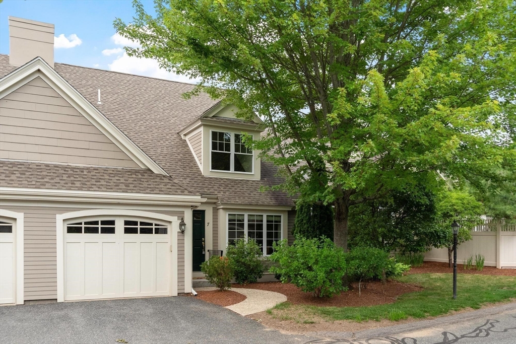 7 Faxon Drive, Stow, Massachusetts, 2 Bedrooms Bedrooms, 7 Rooms Rooms,2.5 BathroomsBathrooms,Residential,For Sale,Faxon Drive,73551017