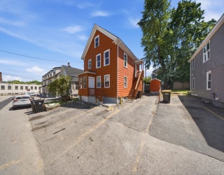 13 Hilton St, Framingham, Massachusetts, 3 Bedrooms Bedrooms, 10 Rooms Rooms,2 BathroomsBathrooms,Residential Income,For Sale,Hilton St,73551041