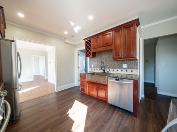 7 Cherry St, Lynn, Massachusetts, 2 Bedrooms Bedrooms, 4 Rooms Rooms,2 BathroomsBathrooms,Residential Lease,For Rent,Cherry St,73551052