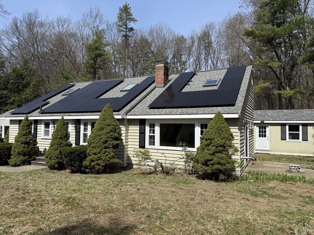 94 Boxford St, North Andover, Massachusetts, 3 Bedrooms Bedrooms, 7 Rooms Rooms,2 BathroomsBathrooms,Residential,For Sale,Boxford St,73484688