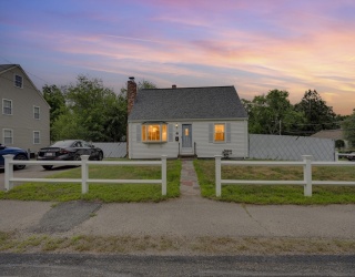 136 Washington St, Norwood, Massachusetts, 3 Bedrooms Bedrooms, 6 Rooms Rooms,1 BathroomBathrooms,Residential,For Sale,Washington St,73551056