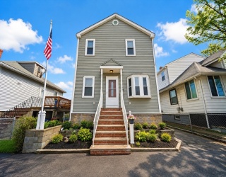 56 Curtis Road, Revere, Massachusetts, 3 Bedrooms Bedrooms, 6 Rooms Rooms,2 BathroomsBathrooms,Residential,For Sale,Curtis Road,73551021