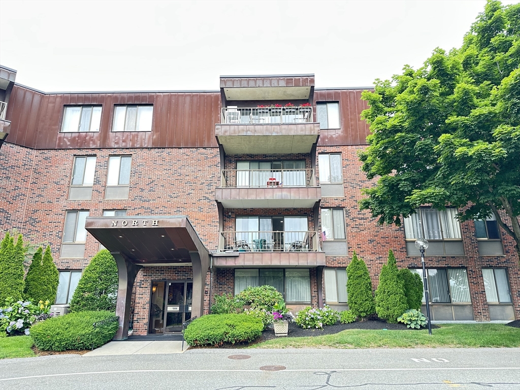 1006 Paradise Rd, Swampscott, Massachusetts, 2 Bedrooms Bedrooms, 4 Rooms Rooms,2 BathroomsBathrooms,Residential Lease,For Rent,Paradise Rd,73551011