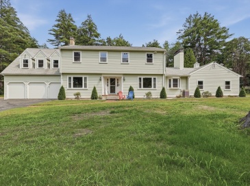 70 Newton Street, Northborough, Massachusetts, 5 Bedrooms Bedrooms, 11 Rooms Rooms,4 BathroomsBathrooms,Residential,For Sale,Newton Street,73551150 70 Newton Street, Northborough, Massachusetts, 5 Bedrooms Bedrooms, 11 Rooms Rooms,4 BathroomsBathrooms,Residential,For Sale,Newton Street,73551150