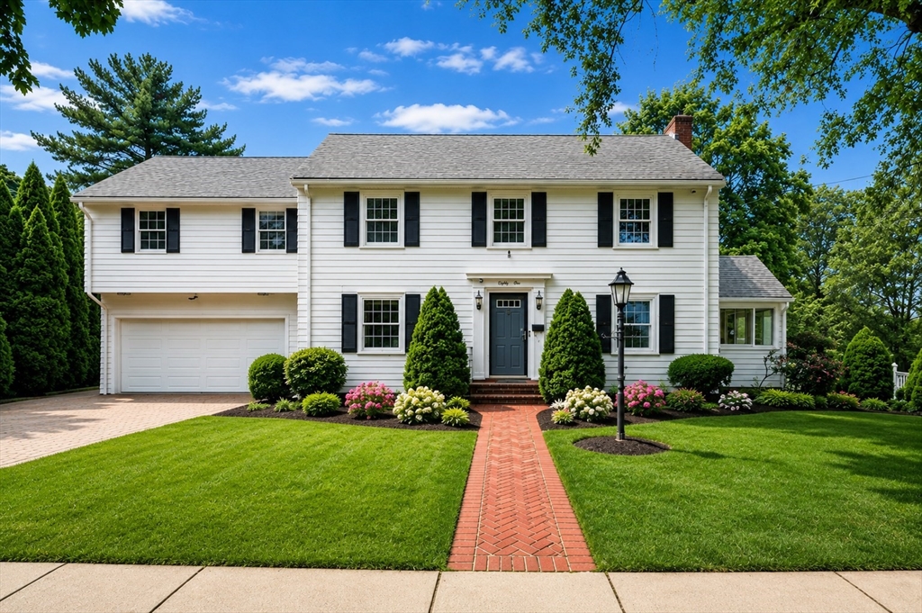 81 Brettwood Road, Belmont, Massachusetts, 4 Bedrooms Bedrooms, 12 Rooms Rooms,3.5 BathroomsBathrooms,Residential,For Sale,Brettwood Road,73551270