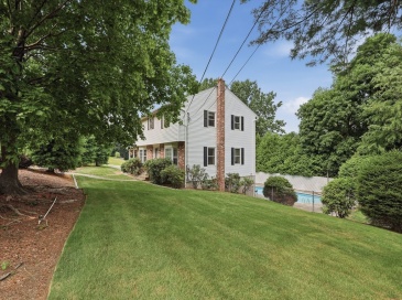 109 Country Ln, Leominster, Massachusetts, 4 Bedrooms Bedrooms, 11 Rooms Rooms,2.5 BathroomsBathrooms,Residential,For Sale,Country Ln,73551254