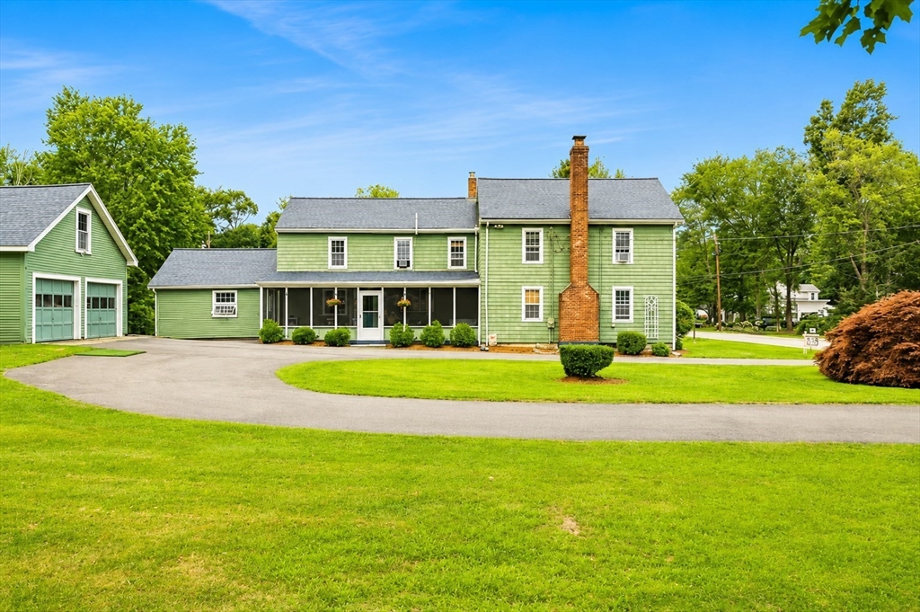 369 Village St, Medway, Massachusetts, 3 Bedrooms Bedrooms, 11 Rooms Rooms,2 BathroomsBathrooms,Residential,For Sale,Village St,73551278