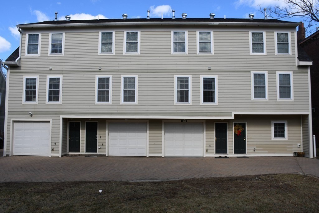 280 River St, Cambridge, Massachusetts, 2 Bedrooms Bedrooms, 5 Rooms Rooms,1.5 BathroomsBathrooms,Residential Lease,For Rent,River St,73551282