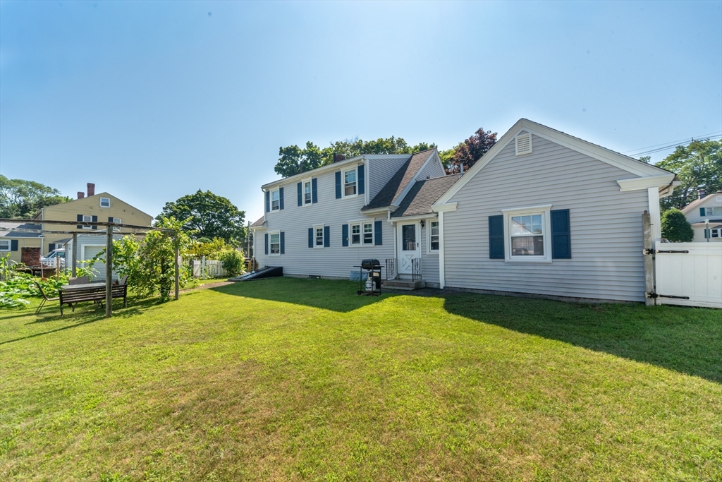 117 River St, Hudson, Massachusetts, 3 Bedrooms Bedrooms, 7 Rooms Rooms,2 BathroomsBathrooms,Residential,For Sale,River St,73551290