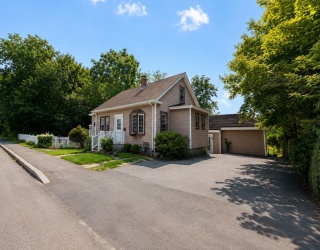 230 Main St, Chelmsford, Massachusetts, 3 Bedrooms Bedrooms, 8 Rooms Rooms,2 BathroomsBathrooms,Residential,For Sale,Main St,73551118