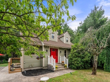 40 Clear Pond Rd, Lakeville, Massachusetts, 3 Bedrooms Bedrooms, 6 Rooms Rooms,2.5 BathroomsBathrooms,Residential,For Sale,Clear Pond Rd,73551298 40 Clear Pond Rd, Lakeville, Massachusetts, 3 Bedrooms Bedrooms, 6 Rooms Rooms,2.5 BathroomsBathrooms,Residential,For Sale,Clear Pond Rd,73551298