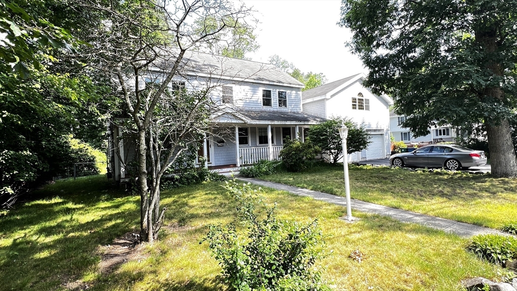 5 Kinney Ave, Burlington, Massachusetts, 4 Bedrooms Bedrooms, 9 Rooms Rooms,2.5 BathroomsBathrooms,Residential Lease,For Rent,Kinney Ave,73551325