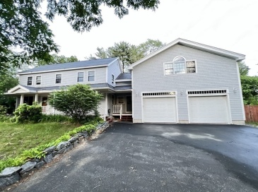 5 Kinney Ave, Burlington, Massachusetts, 4 Bedrooms Bedrooms, 9 Rooms Rooms,2.5 BathroomsBathrooms,Residential Lease,For Rent,Kinney Ave,73551325