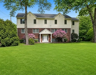 894 East Street, Walpole, Massachusetts, 3 Bedrooms Bedrooms, 7 Rooms Rooms,1.5 BathroomsBathrooms,Residential,For Sale,East Street,73551324