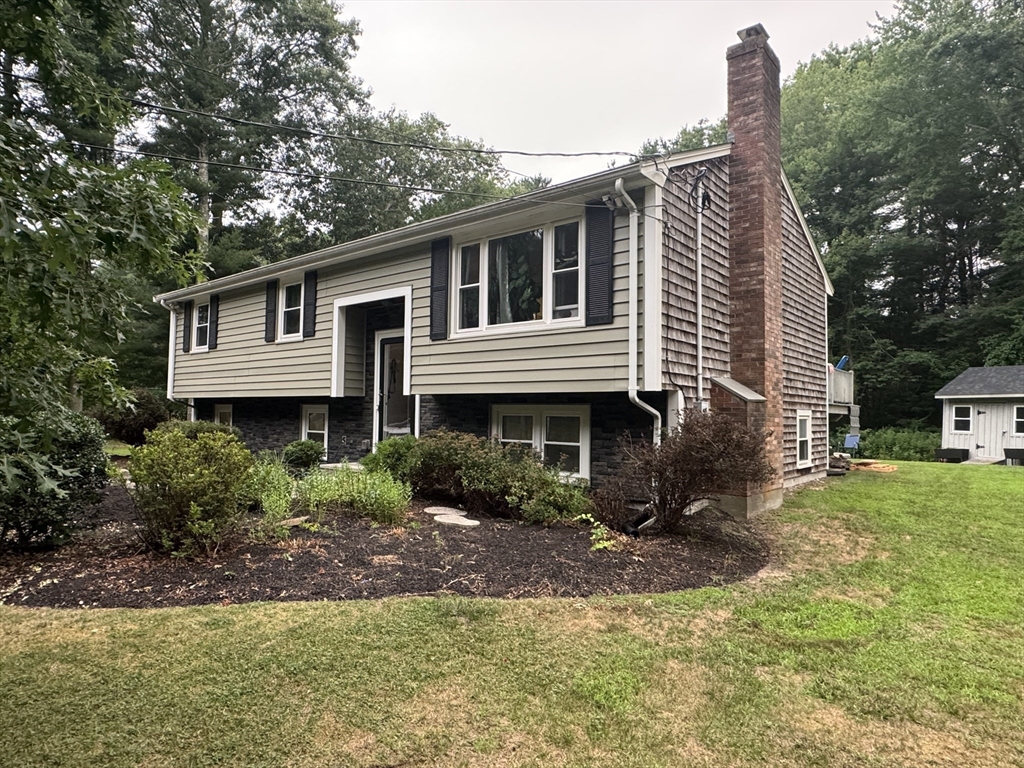 750 King Philip St, Raynham, Massachusetts, 3 Bedrooms Bedrooms, 7 Rooms Rooms,1 BathroomBathrooms,Residential,For Sale,King Philip St,73551129