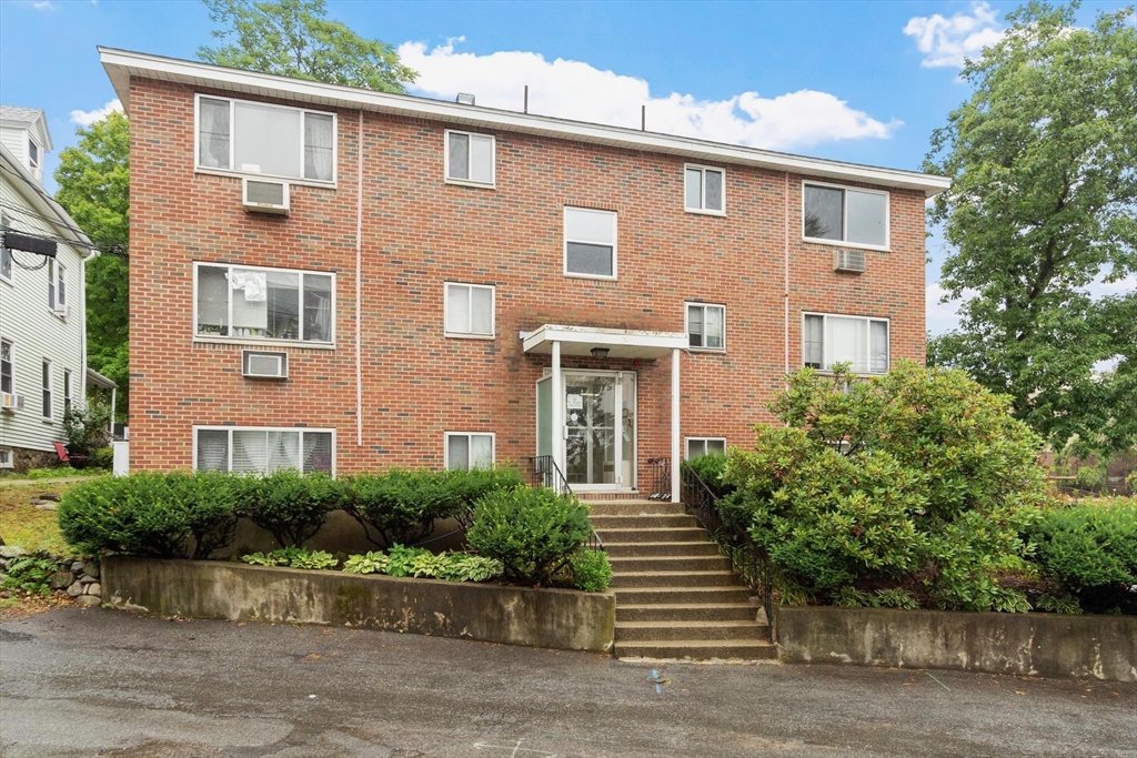 6 Norumbega Terrace, Waltham, Massachusetts, 1 Bedroom Bedrooms, 3 Rooms Rooms,1 BathroomBathrooms,Residential,For Sale,Norumbega Terrace,73551145