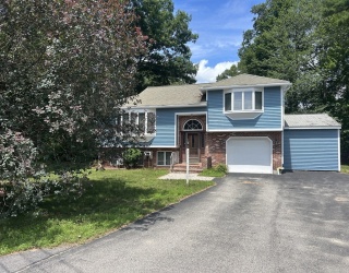 20 Breeze Dr, Worcester, Massachusetts, 2 Bedrooms Bedrooms, 7 Rooms Rooms,2.5 BathroomsBathrooms,Residential Lease,For Rent,Breeze Dr,73551155