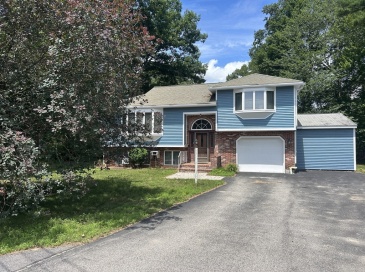 20 Breeze Dr, Worcester, Massachusetts, 2 Bedrooms Bedrooms, 7 Rooms Rooms,2.5 BathroomsBathrooms,Residential Lease,For Rent,Breeze Dr,73551155