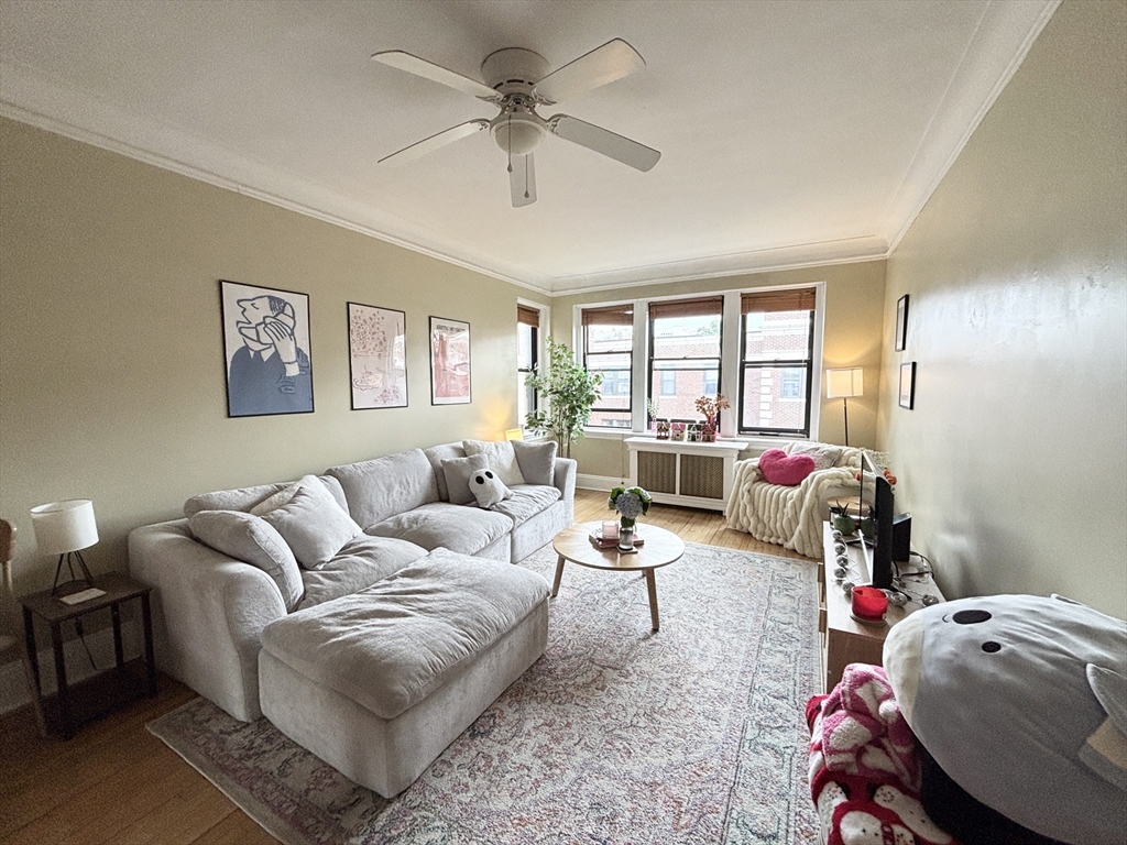 145 Englewood Ave, Boston, Massachusetts, 2 Bedrooms Bedrooms, 4 Rooms Rooms,1 BathroomBathrooms,Residential Lease,For Rent,Englewood Ave,73551168