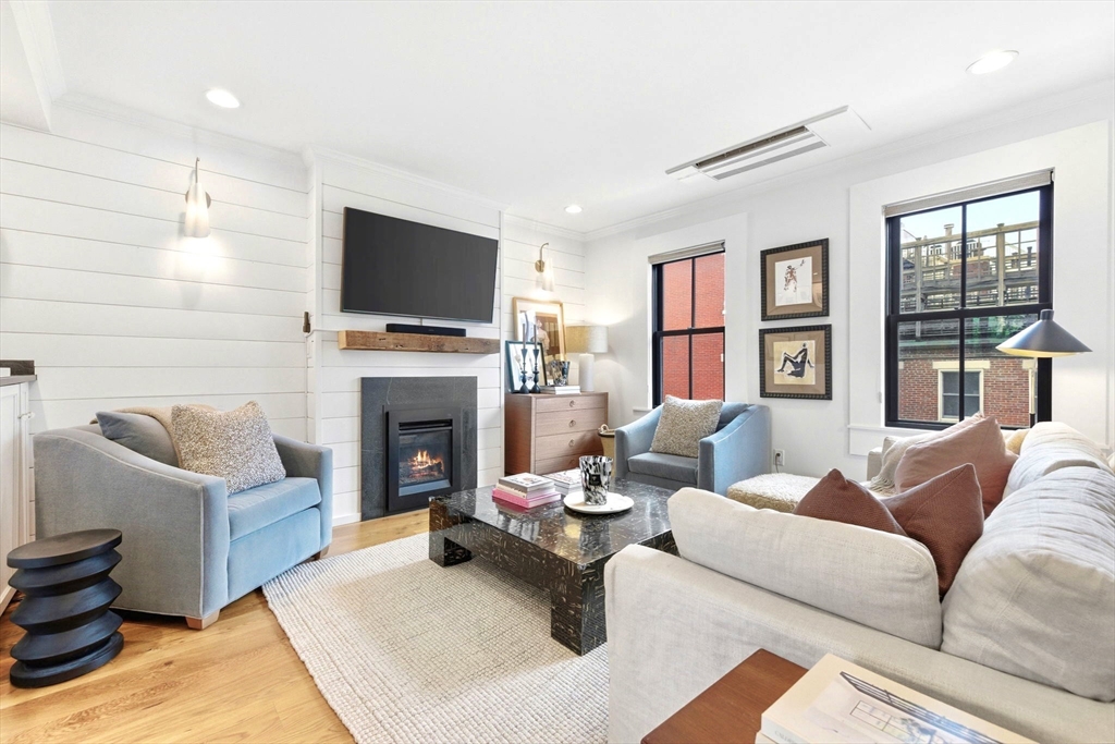 5 Allston Street, Boston, Massachusetts, 2 Bedrooms Bedrooms, 5 Rooms Rooms,1.5 BathroomsBathrooms,Residential,For Sale,Allston Street,73533979