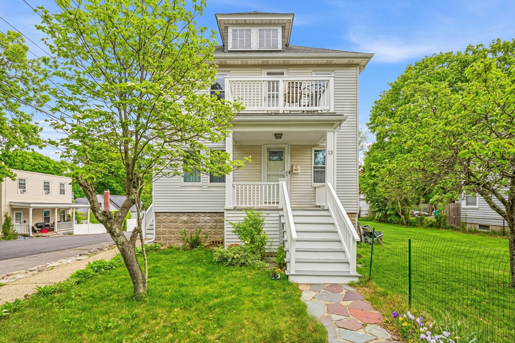 13 Wordsworth St, Randolph, Massachusetts, 5 Bedrooms Bedrooms, 15 Rooms Rooms,2.5 BathroomsBathrooms,Residential Income,For Sale,Wordsworth St,73523637