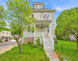 13 Wordsworth St, Randolph, Massachusetts, 5 Bedrooms Bedrooms, 15 Rooms Rooms,2.5 BathroomsBathrooms,Residential Income,For Sale,Wordsworth St,73523637