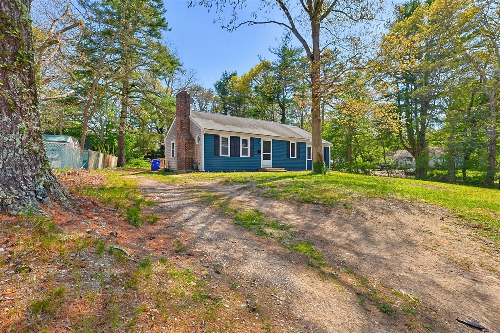 9 Scraggy Neck Rd Ext, Bourne, Massachusetts, 3 Bedrooms Bedrooms, 6 Rooms Rooms,2 BathroomsBathrooms,Residential,For Sale,Scraggy Neck Rd Ext,73521796