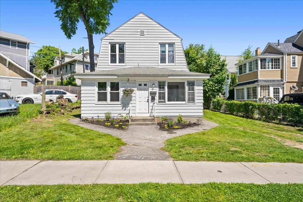4 Howland Terrace, Worcester, Massachusetts, 3 Bedrooms Bedrooms, 8 Rooms Rooms,2 BathroomsBathrooms,Residential Income,For Sale,Howland Terrace,73519049