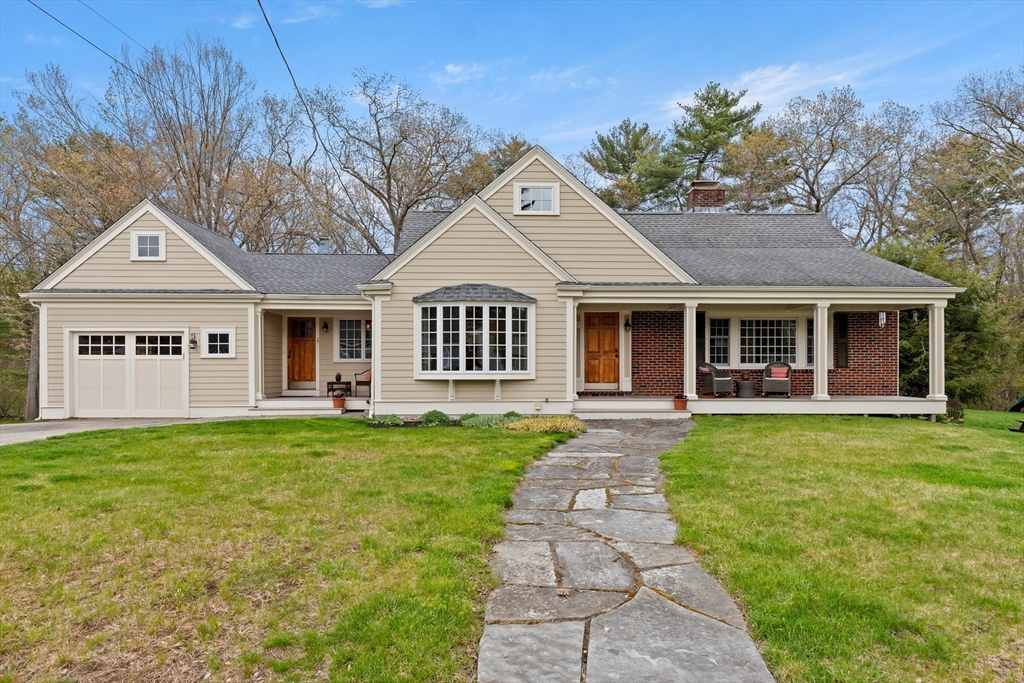 27 Colrain Rd, Topsfield, Massachusetts, 3 Bedrooms Bedrooms, 8 Rooms Rooms,2 BathroomsBathrooms,Residential,For Sale,Colrain Rd,73532483