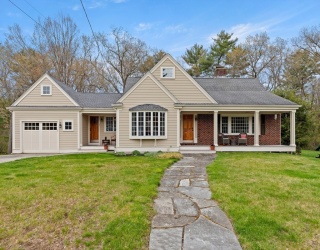 27 Colrain Rd, Topsfield, Massachusetts, 3 Bedrooms Bedrooms, 8 Rooms Rooms,2 BathroomsBathrooms,Residential,For Sale,Colrain Rd,73532483