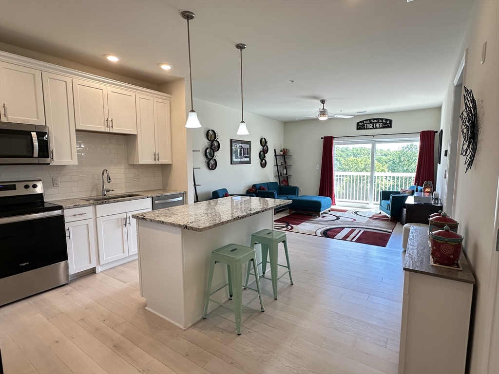 1108 Peters Farm Way, Westborough, Massachusetts, 1 Bedroom Bedrooms, 4 Rooms Rooms,1 BathroomBathrooms,Residential,For Sale,Peters Farm Way,73529531