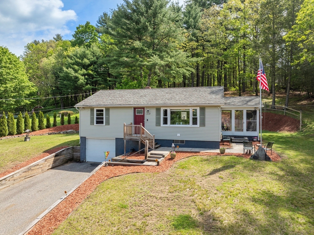 3080 Hillside Dr, Palmer, Massachusetts, 2 Bedrooms Bedrooms, 4 Rooms Rooms,1 BathroomBathrooms,Residential,For Sale,Hillside Dr,73520736