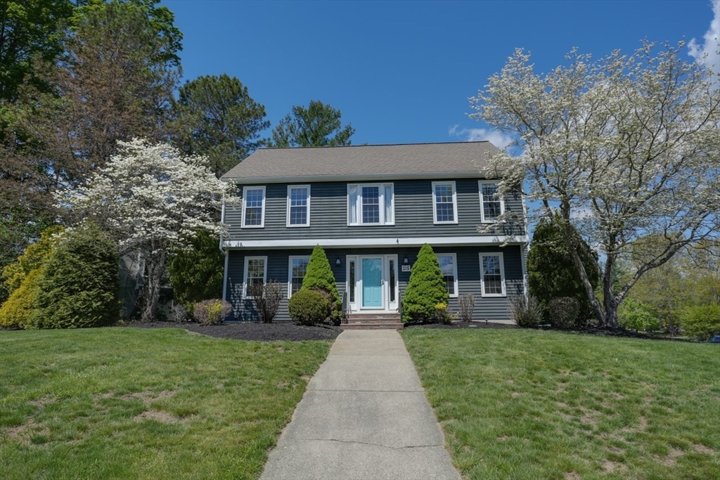 215 Rolling Meadow Dr, Holliston, Massachusetts, 4 Bedrooms Bedrooms, 10 Rooms Rooms,2.5 BathroomsBathrooms,Residential,For Sale,Rolling Meadow Dr,73516083