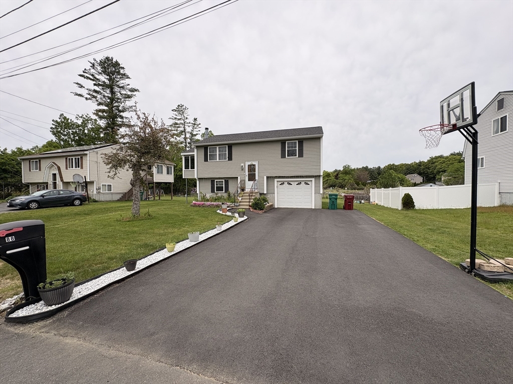 88 Boulevard Street, Lowell, Massachusetts, 2 Bedrooms Bedrooms, 6 Rooms Rooms,1.5 BathroomsBathrooms,Residential,For Sale,Boulevard Street,73523532
